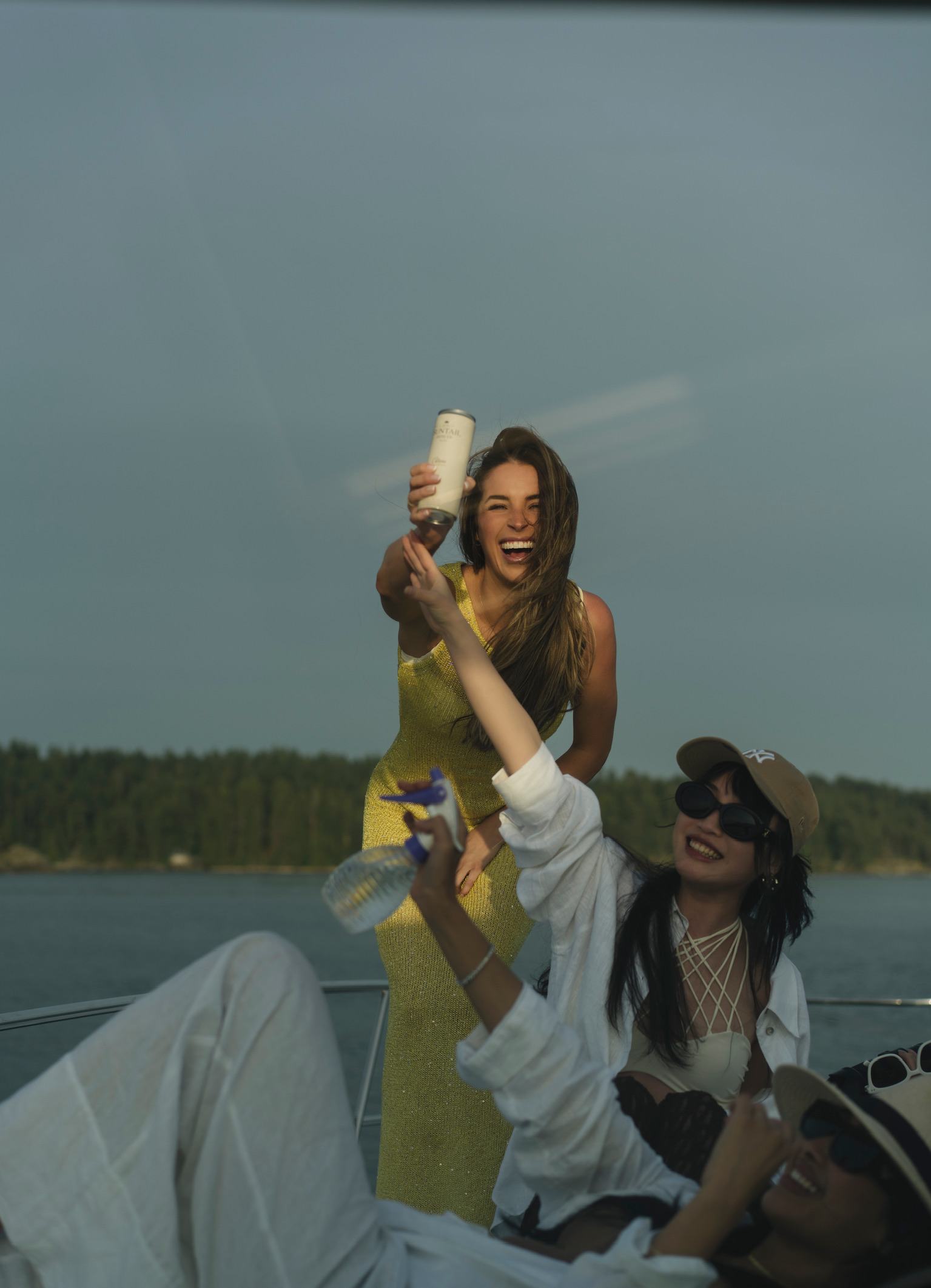 Suntail toast on the water